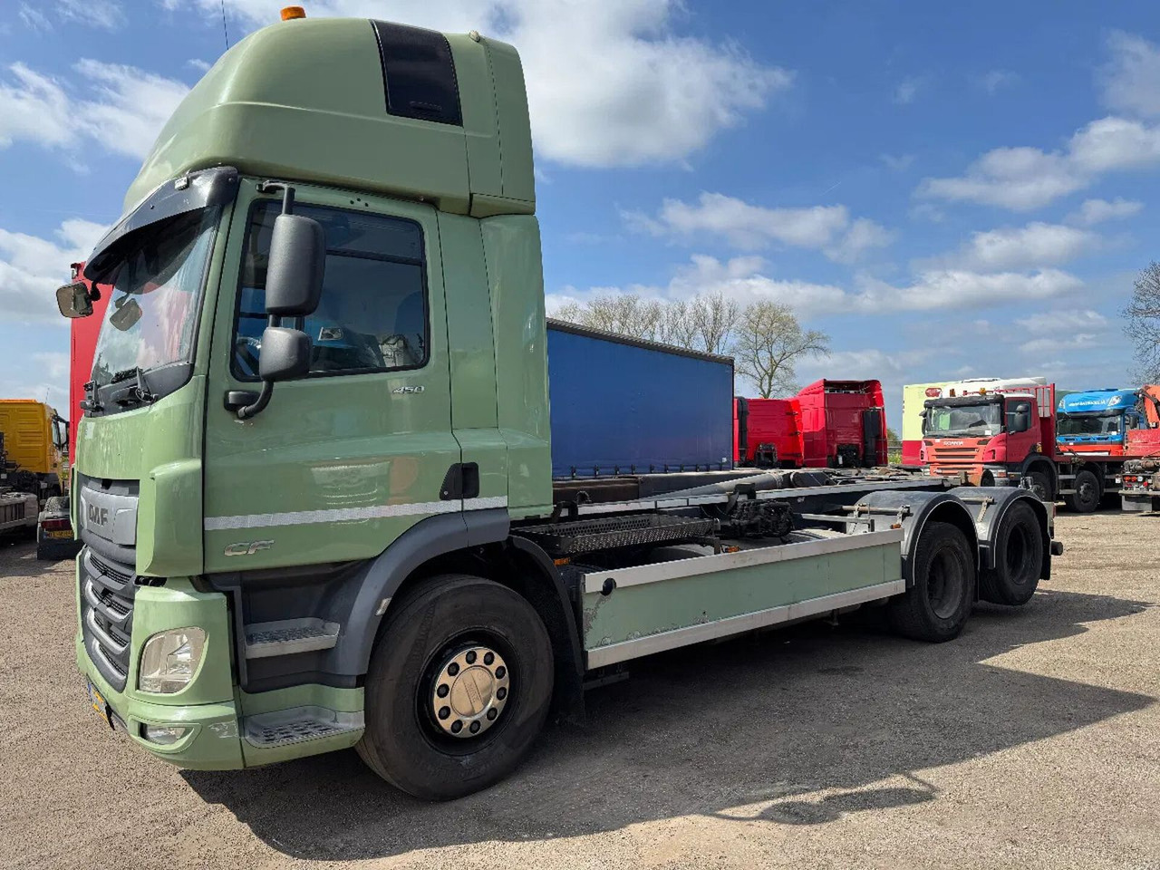 Hook lift truck DAF CF 450 6X2 EURO 6 VDL 21T HOOK LIFTING AXLE: picture 6