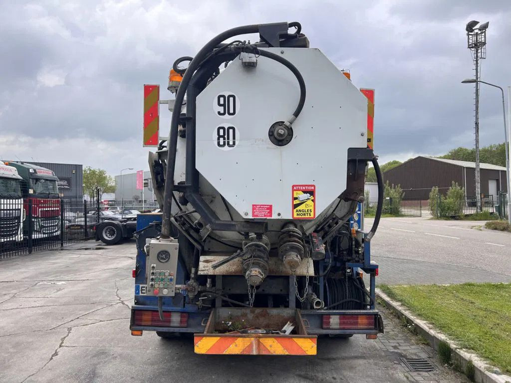 DAF CF 85.380 6X4 VACUUM CLEANER - FULL STEEL - Vacuum truck: picture 3 DAF CF 85.380 6X4 VACUUM CLEANER - FULL STEEL - Vacuum truck: picture 3
