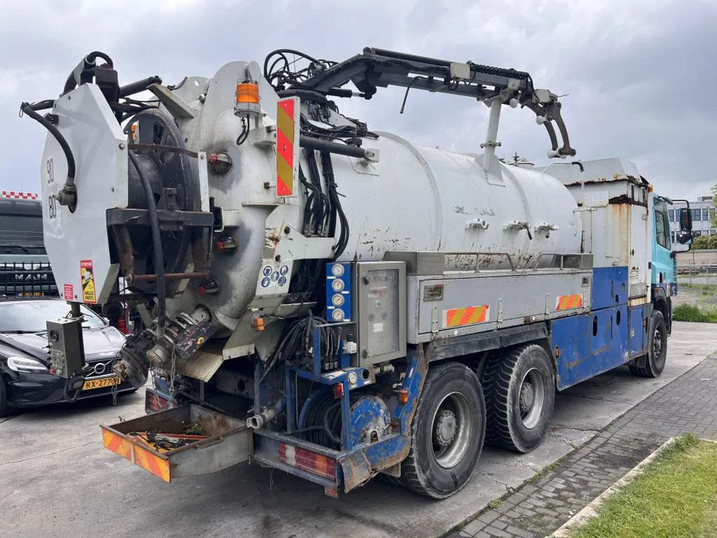 DAF CF 85.380 6X4 VACUUM CLEANER - FULL STEEL - Vacuum truck: picture 4 DAF CF 85.380 6X4 VACUUM CLEANER - FULL STEEL - Vacuum truck: picture 4