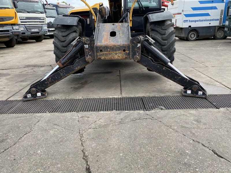 Haulotte HTL 4017 - 4X4X4 - 5.617 HOURS - 17 METER - 4.000 KG - Telescopic handler: picture 5 Haulotte HTL 4017 - 4X4X4 - 5.617 HOURS - 17 METER - 4.000 KG - Telescopic handler: picture 5