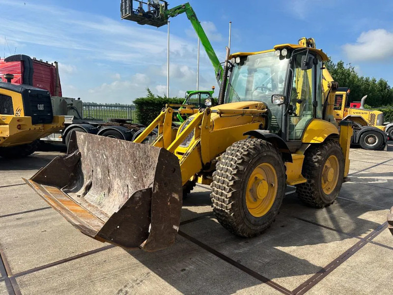 Komatsu WB97S-5E0 - Backhoe loader: picture 4 Komatsu WB97S-5E0 - Backhoe loader: picture 4