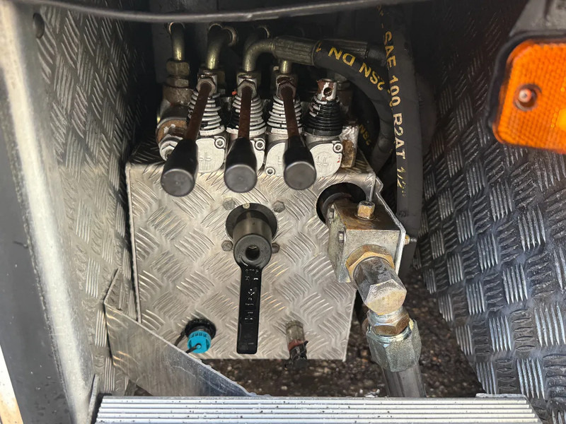 Tow truck MAN TGA 18.430 4X2 + 3x WINCH + TACK 2 AXLE - YEAR 2007: picture 14 Tow truck MAN TGA 18.430 4X2 + 3x WINCH + TACK 2 AXLE - YEAR 2007: picture 14