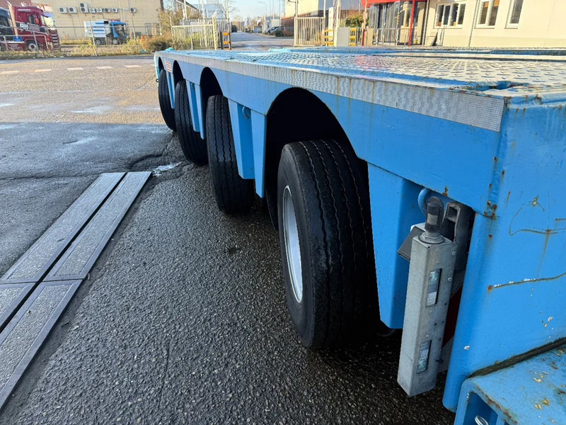 Nooteboom EURO 85 TON, 5 METER ECTENDABLE, 4 AXLE FORCED STEERING - Low loader semi-trailer: picture 4 Nooteboom EURO 85 TON, 5 METER ECTENDABLE, 4 AXLE FORCED STEERING - Low loader semi-trailer: picture 4