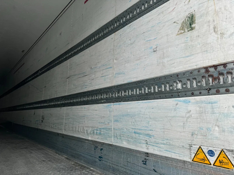 Schmitz Cargobull THERMO KING SLXE200 BPW AXLE - Refrigerator semi-trailer: picture 5 Schmitz Cargobull THERMO KING SLXE200 BPW AXLE - Refrigerator semi-trailer: picture 5