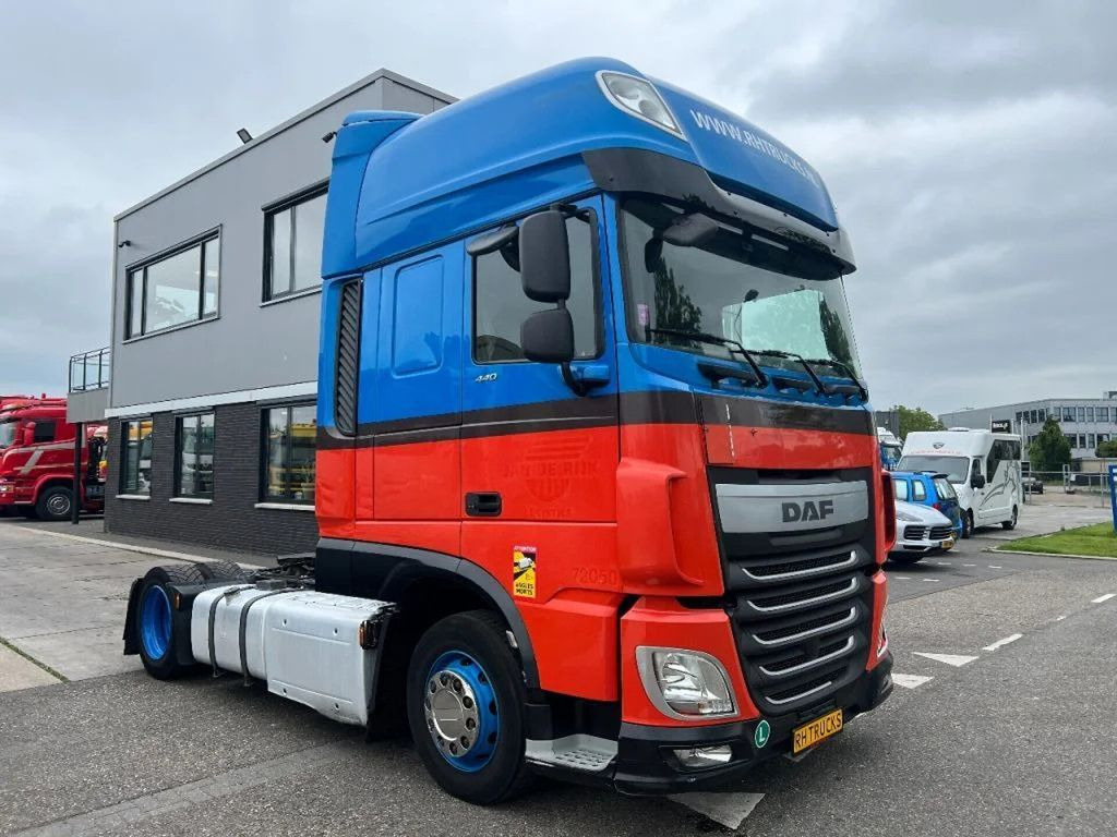 DAF XF 440 4X2 - EURO 6 - MEGA - Tractor truck: picture 3 DAF XF 440 4X2 - EURO 6 - MEGA - Tractor truck: picture 3
