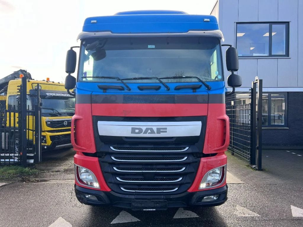 DAF XF 440 SC 4X2 MEGA 757.858km - Tractor truck: picture 2 DAF XF 440 SC 4X2 MEGA 757.858km - Tractor truck: picture 2
