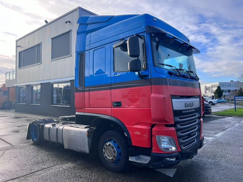 DAF XF 440 SC 4X2 MEGA 757.858km - Tractor truck: picture 3 DAF XF 440 SC 4X2 MEGA 757.858km - Tractor truck: picture 3