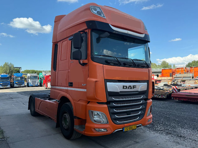 DAF XF 450 4X2 EURO 6 SKIRTS STANDKLIMA - Tractor truck: picture 2 DAF XF 450 4X2 EURO 6 SKIRTS STANDKLIMA - Tractor truck: picture 2