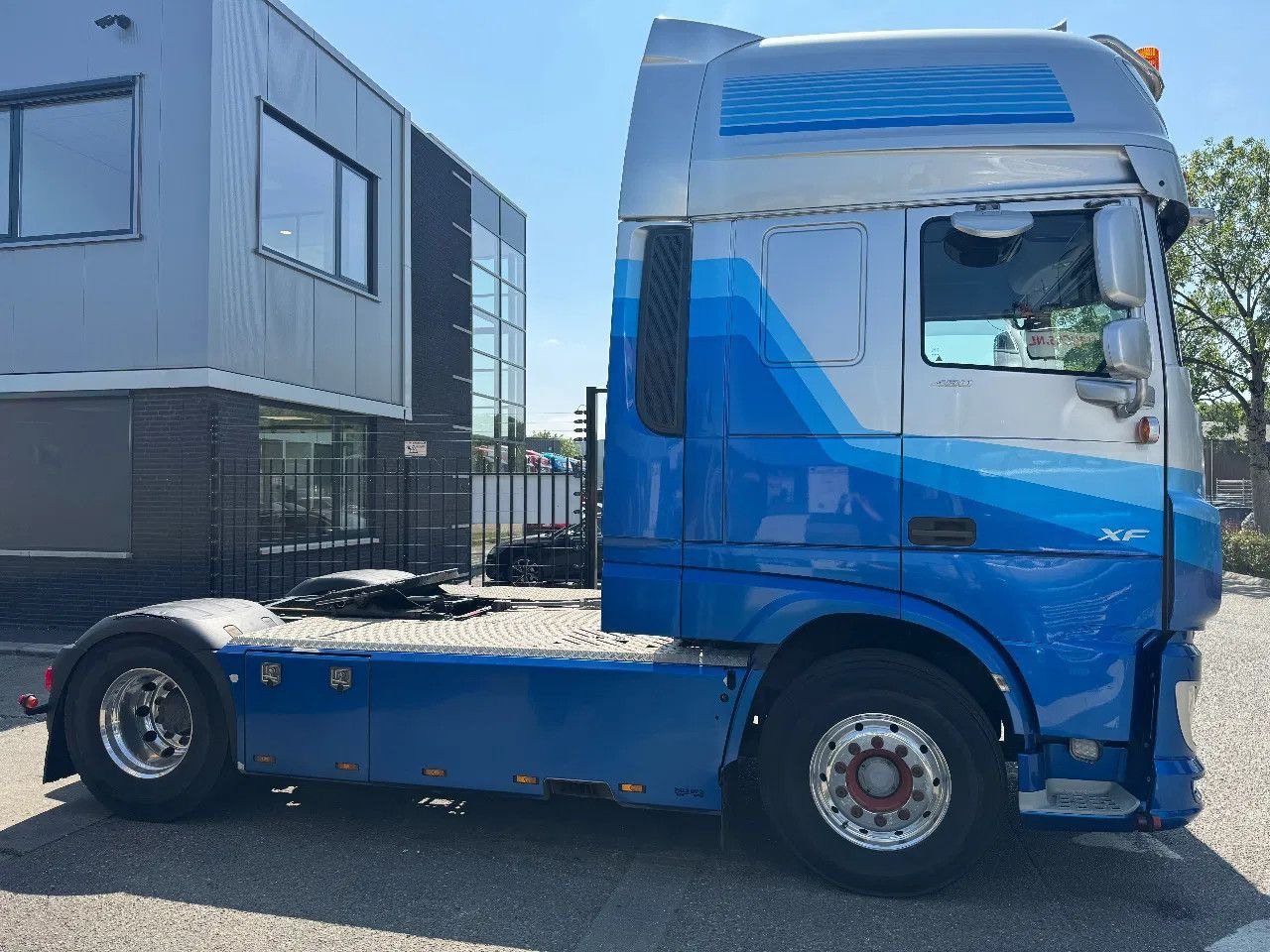 DAF XF 480 4X2 EURO 6 SKIRTS STANDKLIMA HYDRAULIC - Tractor truck: picture 5 DAF XF 480 4X2 EURO 6 SKIRTS STANDKLIMA HYDRAULIC - Tractor truck: picture 5