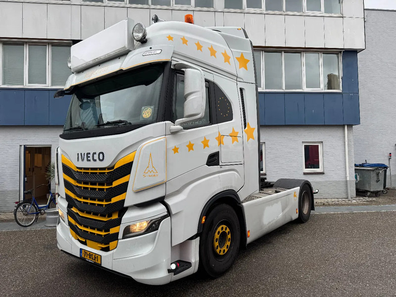 Iveco S-WAY 460 4X2 EURO 6 SKIRTS DOUBLE TANK - Tractor truck: picture 1 Iveco S-WAY 460 4X2 EURO 6 SKIRTS DOUBLE TANK - Tractor truck: picture 1