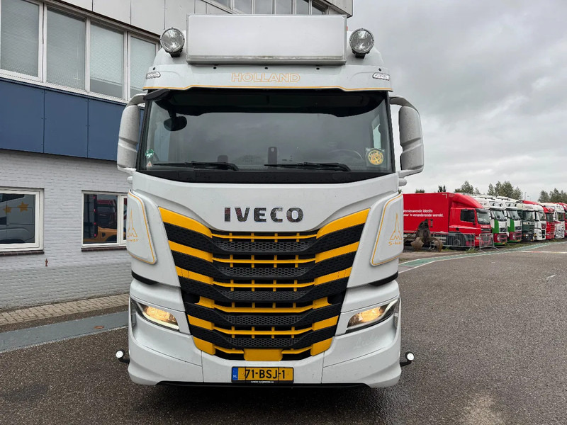 Iveco S-WAY 460 4X2 EURO 6 SKIRTS DOUBLE TANK - Tractor truck: picture 2 Iveco S-WAY 460 4X2 EURO 6 SKIRTS DOUBLE TANK - Tractor truck: picture 2