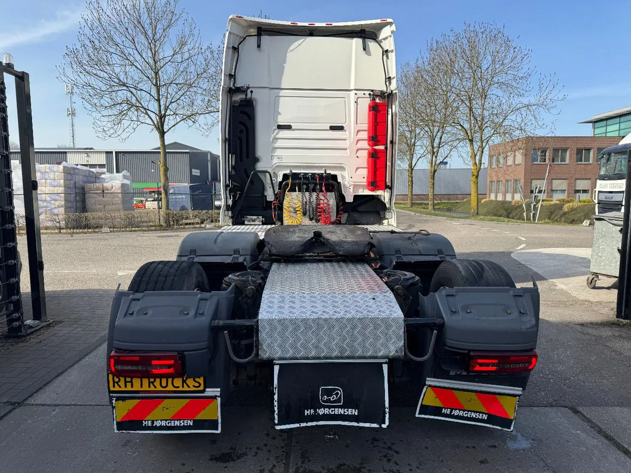 MAN TGX 26.500 6X2 - EURO 6 + LIFTING AXLE - Tractor truck: picture 5 MAN TGX 26.500 6X2 - EURO 6 + LIFTING AXLE - Tractor truck: picture 5