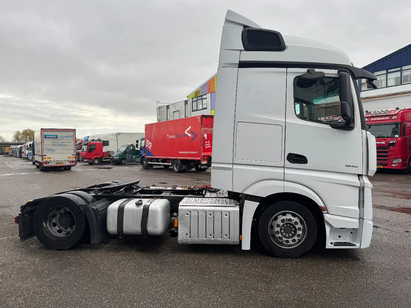 Mercedes-Benz Actros 1842 4X2 EURO 6 MEGA DOUBLE TANK - Tractor truck: picture 4 Mercedes-Benz Actros 1842 4X2 EURO 6 MEGA DOUBLE TANK - Tractor truck: picture 4