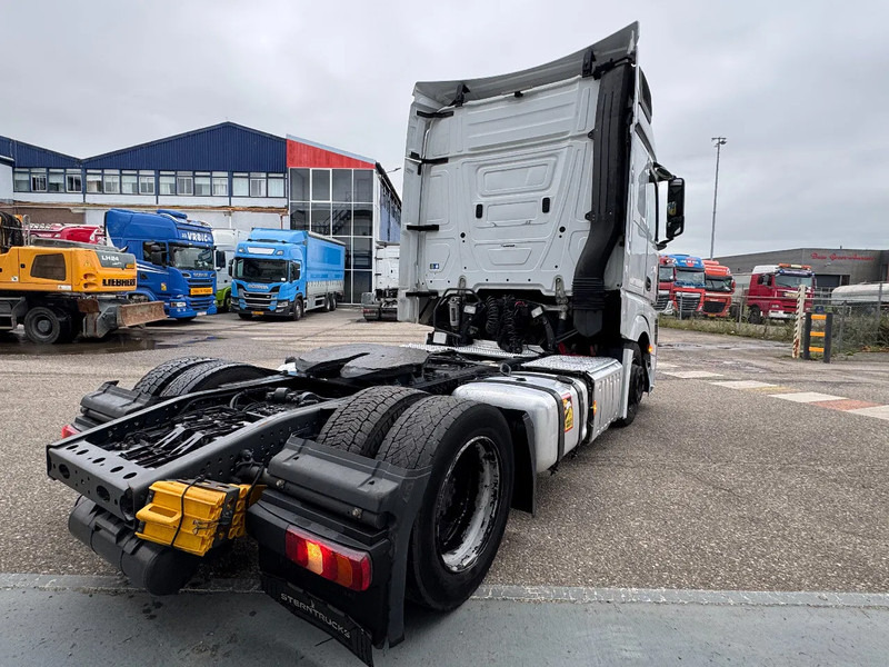 Mercedes-Benz Actros 1842 4X2 EURO 6 MEGA DOUBLE TANK - Tractor truck: picture 5 Mercedes-Benz Actros 1842 4X2 EURO 6 MEGA DOUBLE TANK - Tractor truck: picture 5