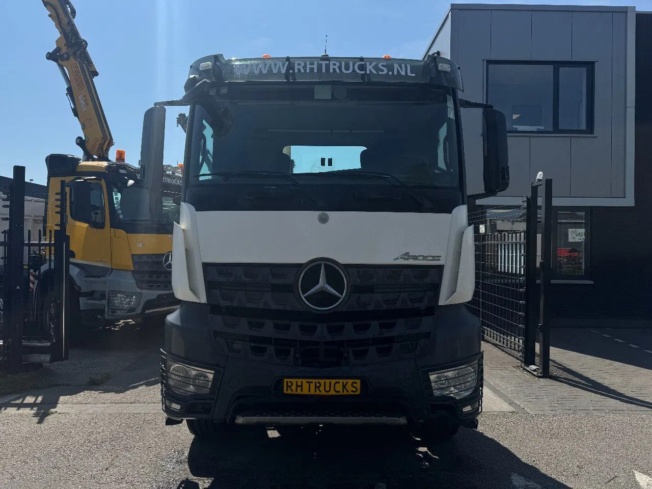 Mercedes-Benz Arocs 1939 4X2 EURO 6 HUB REDUCTION - Tractor truck: picture 2 Mercedes-Benz Arocs 1939 4X2 EURO 6 HUB REDUCTION - Tractor truck: picture 2