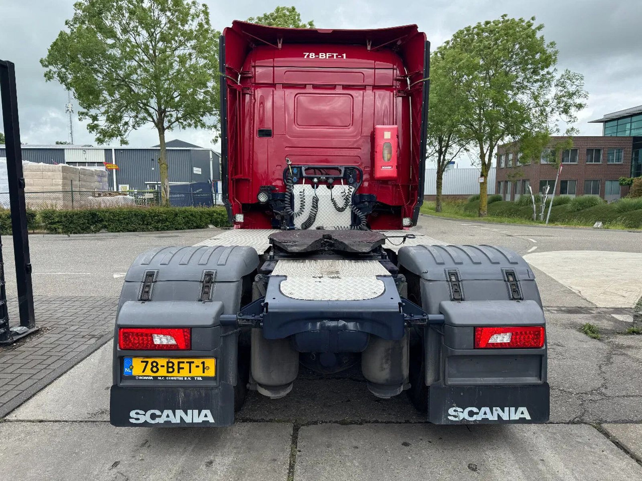 Scania R410 4X2 - EURO 6 + FULL SPOILER + TÜV 03-2026 - Tractor truck: picture 5 Scania R410 4X2 - EURO 6 + FULL SPOILER + TÜV 03-2026 - Tractor truck: picture 5