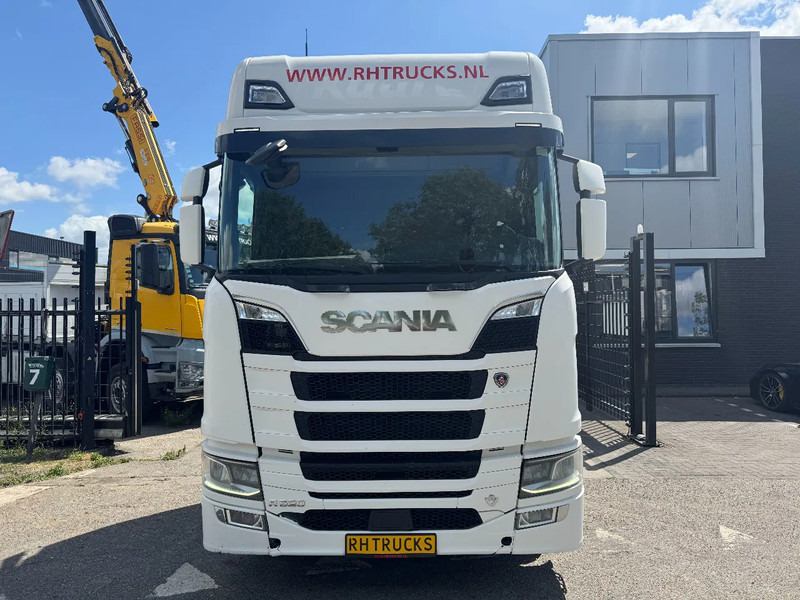 Scania R520 V8 NGS 6X4 EURO 6 - Tractor truck: picture 2 Scania R520 V8 NGS 6X4 EURO 6 - Tractor truck: picture 2