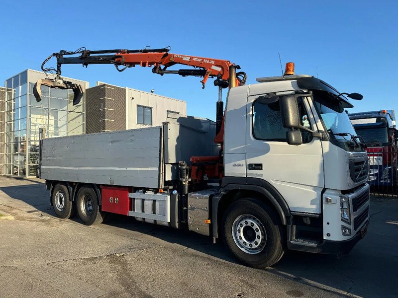 Volvo FM 330 6X2 - EURO 5 + ATLAS 126.3E A2 + REMOTE + LIFT/STEERING AXLE - Crane truck: picture 2 Volvo FM 330 6X2 - EURO 5 + ATLAS 126.3E A2 + REMOTE + LIFT/STEERING AXLE - Crane truck: picture 2