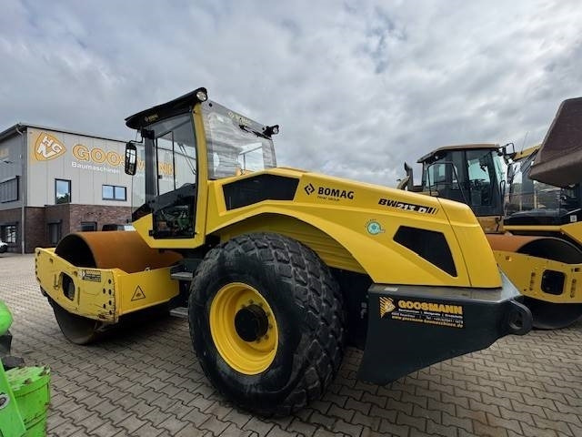 BOMAG BW 213 D-5 - Road roller: picture 2 BOMAG BW 213 D-5 - Road roller: picture 2