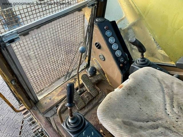 Crawler excavator CAT 231 D LC: picture 7