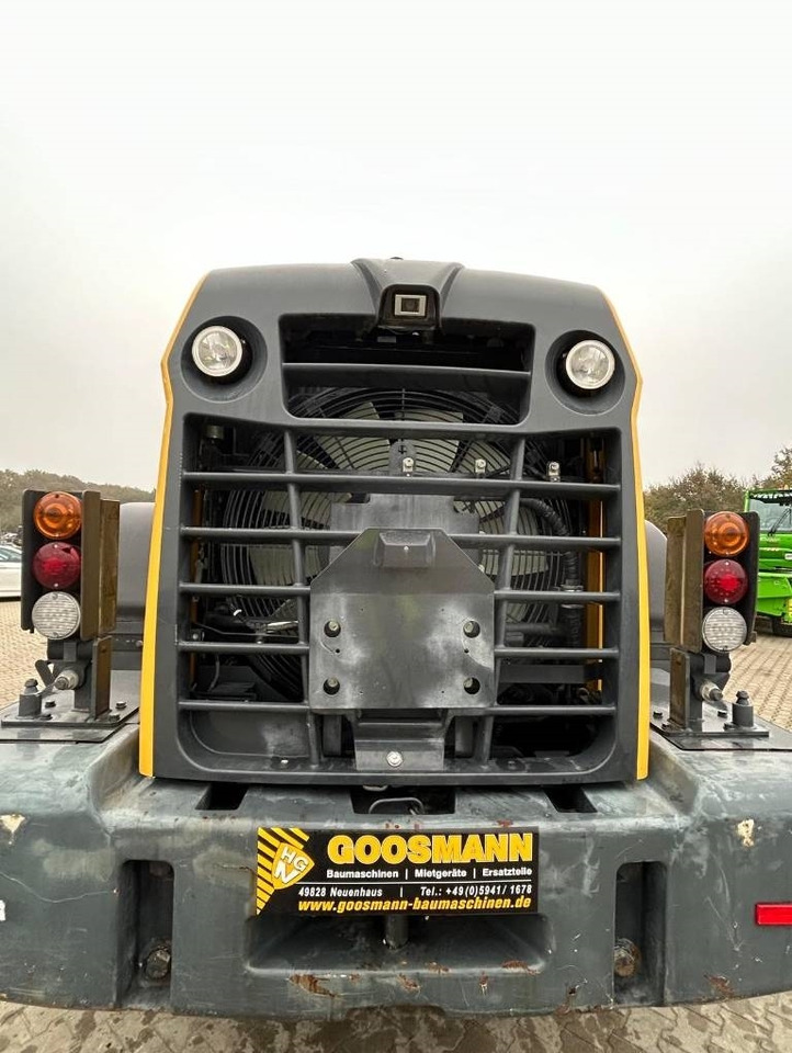 Komatsu WA 320 - Wheel loader: picture 4 Komatsu WA 320 - Wheel loader: picture 4