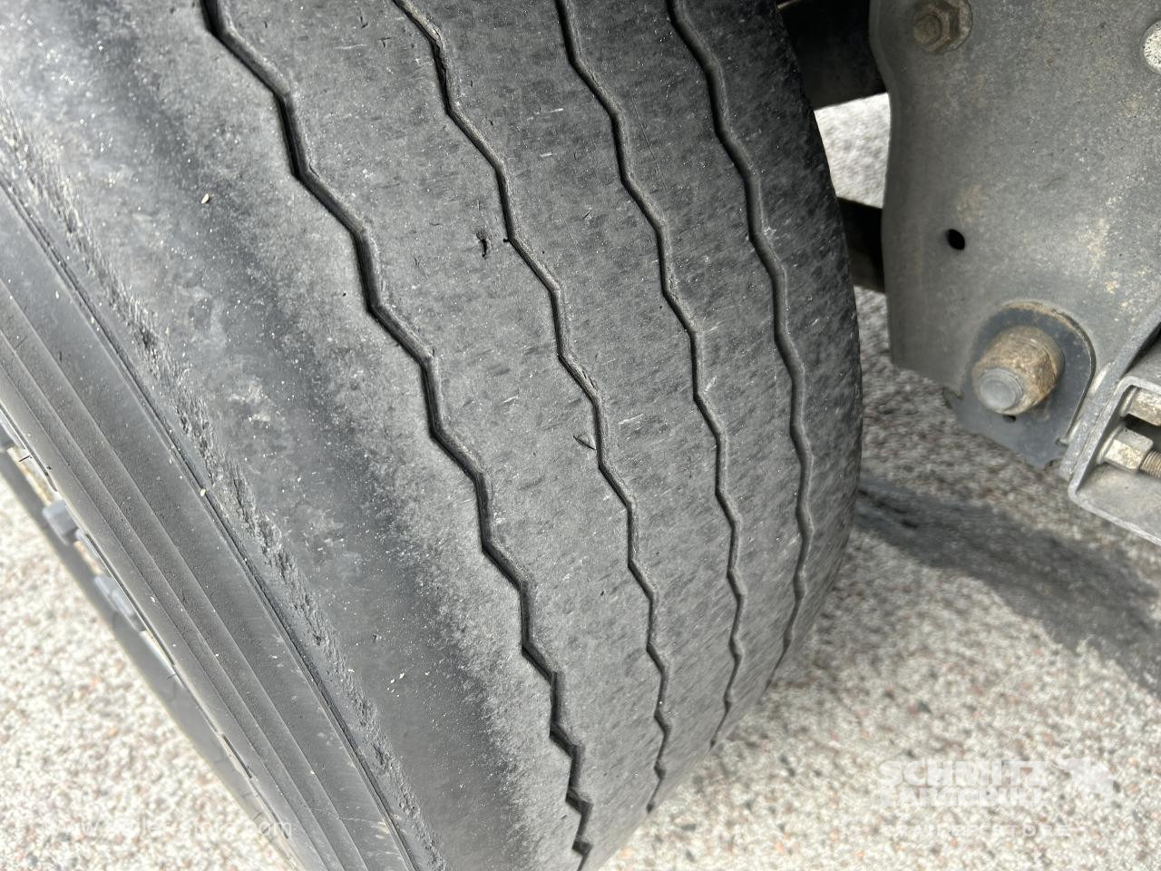 SCHMITZ Curtainsider Standard - Curtainsider semi-trailer: picture 4 SCHMITZ Curtainsider Standard - Curtainsider semi-trailer: picture 4