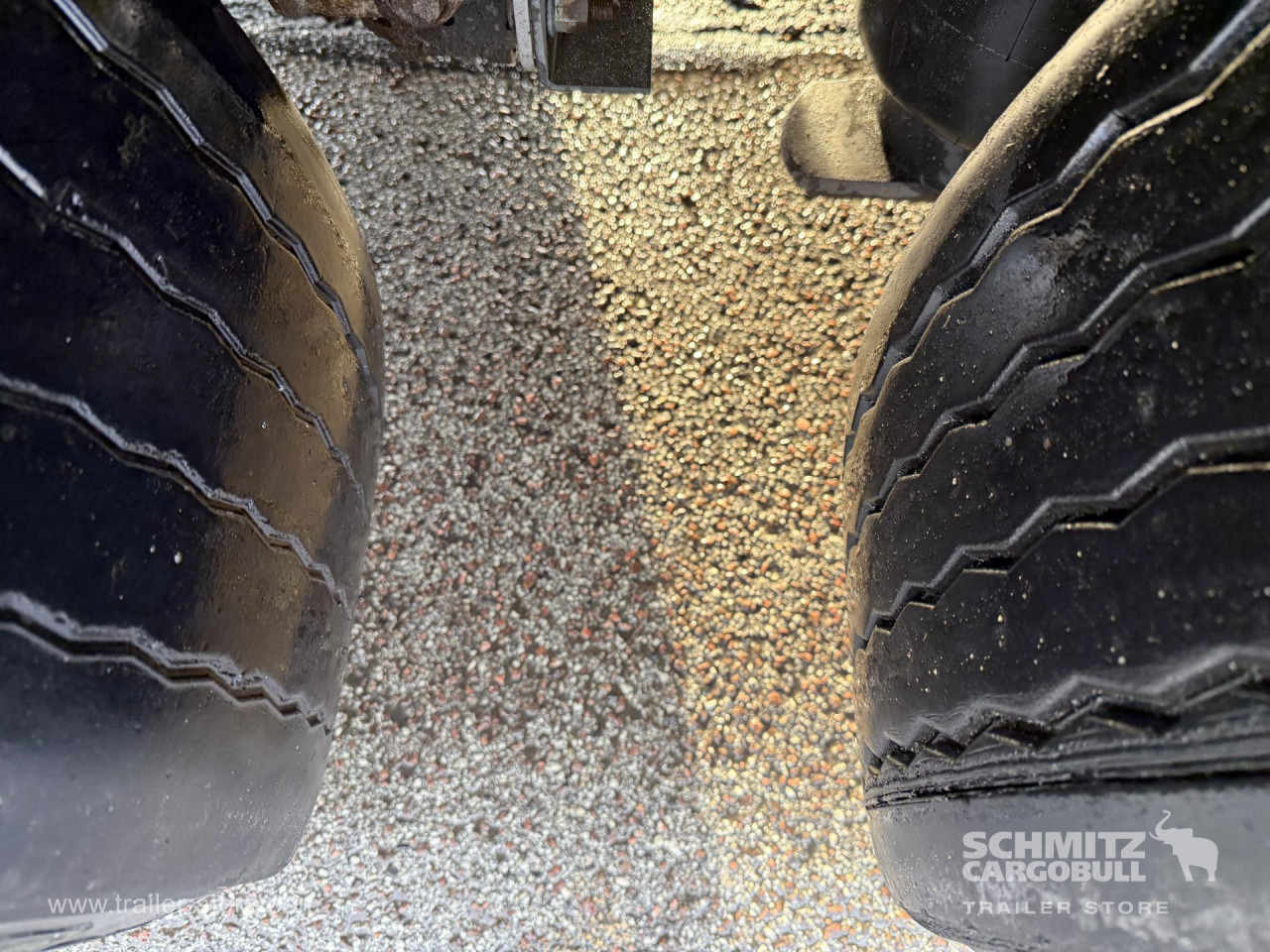 SCHMITZ Curtainsider Standard - Curtainsider semi-trailer: picture 4 SCHMITZ Curtainsider Standard - Curtainsider semi-trailer: picture 4