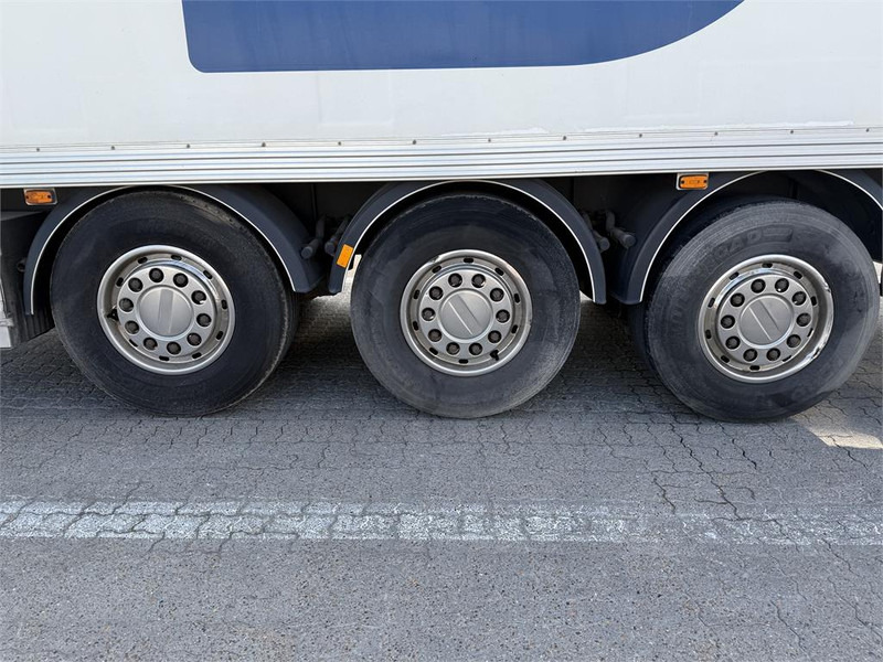 Ekeri 33 pl. - Closed box semi-trailer: picture 5 Ekeri 33 pl. - Closed box semi-trailer: picture 5