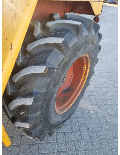 Farm tractor John Deere JD410: picture 15