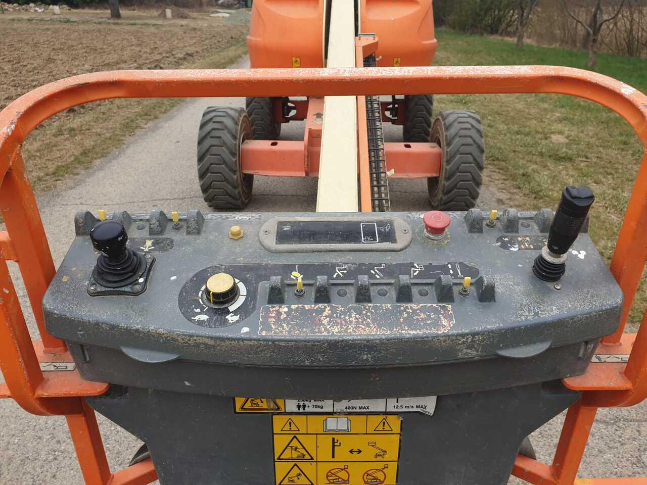 Telescopic boom JLG 400 S: picture 8
