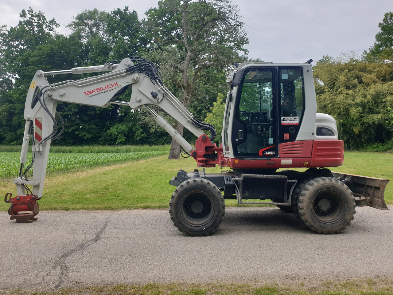 TAKEUCHI TB 295W - Wheel excavator: picture 1 TAKEUCHI TB 295W - Wheel excavator: picture 1