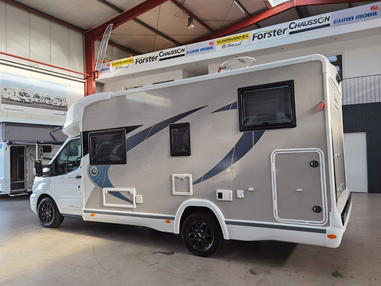 Chausson 627 GA TITANIUM / 170PS / EINZELBETTEN & HUBBETT - Semi-integrated motorhome: picture 5 Chausson 627 GA TITANIUM / 170PS / EINZELBETTEN & HUBBETT - Semi-integrated motorhome: picture 5