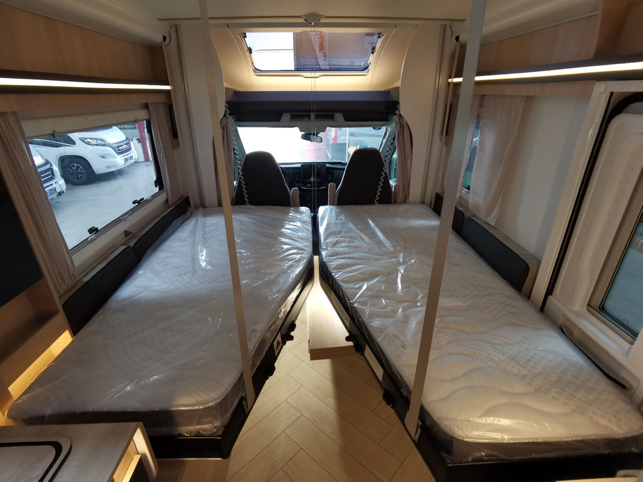 Semi-integrated motorhome Chausson 630 TITANIUM / - 2026 - / EINZEL.- HUBBETTEN: picture 14 Semi-integrated motorhome Chausson 630 TITANIUM / - 2026 - / EINZEL.- HUBBETTEN: picture 14