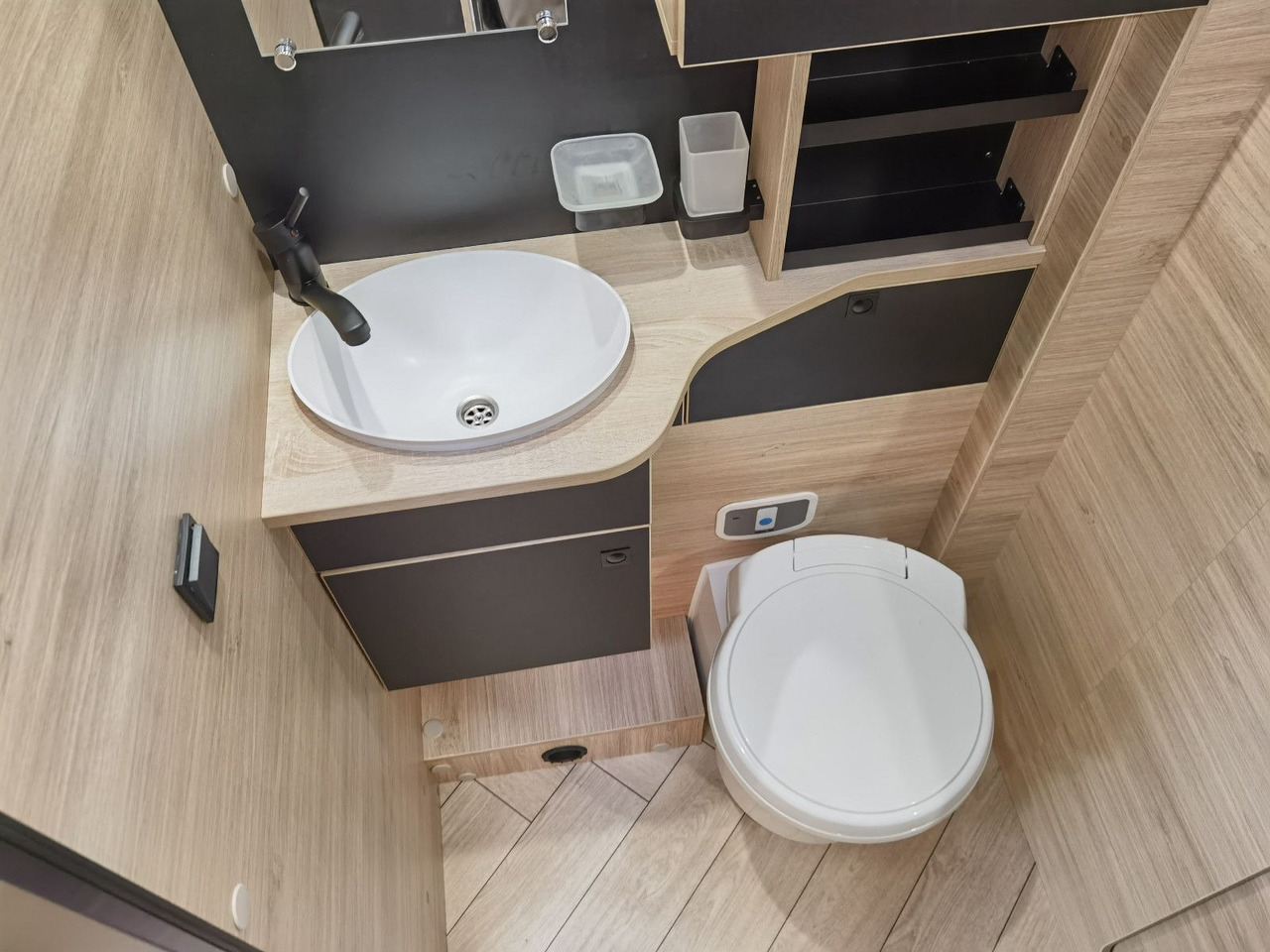 Semi-integrated motorhome Chausson 630 TITANIUM / - 2026 - / EINZEL.- HUBBETTEN: picture 19 Semi-integrated motorhome Chausson 630 TITANIUM / - 2026 - / EINZEL.- HUBBETTEN: picture 19