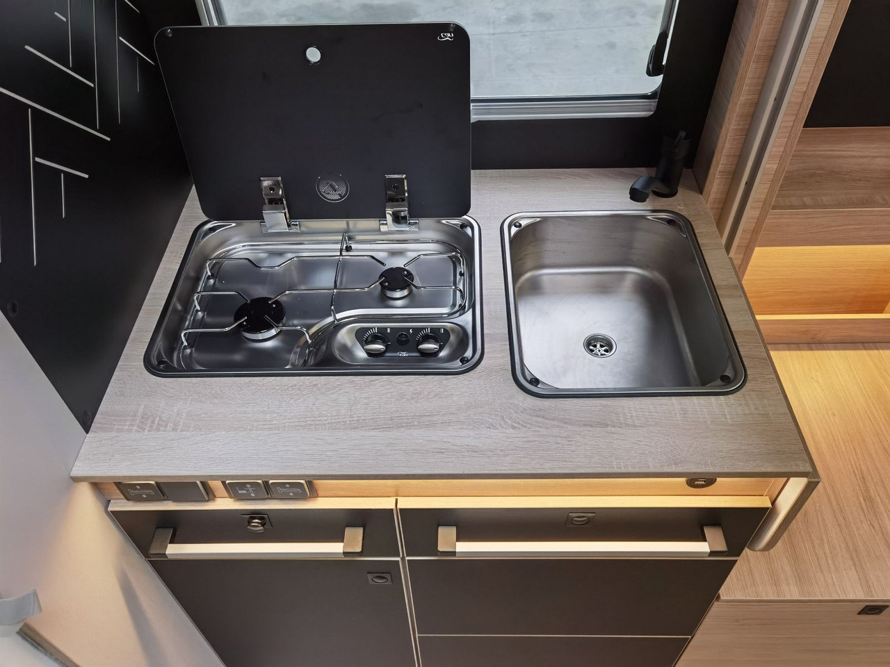 Semi-integrated motorhome Chausson 630 TITANIUM / - 2026 - / EINZEL.- HUBBETTEN: picture 16 Semi-integrated motorhome Chausson 630 TITANIUM / - 2026 - / EINZEL.- HUBBETTEN: picture 16