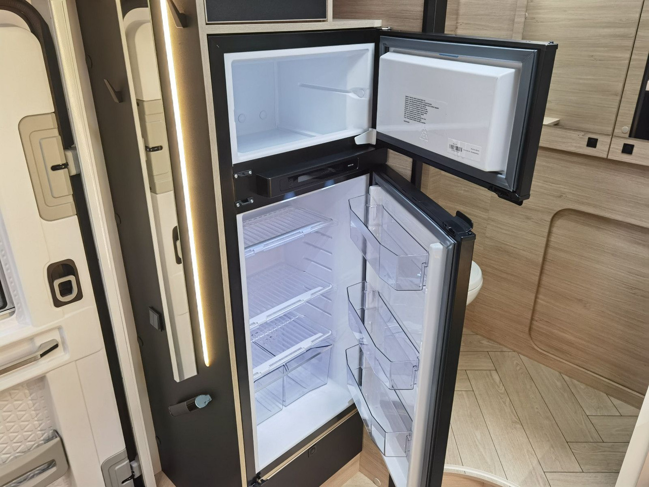 Semi-integrated motorhome Chausson 640 TITANIUM / -2026- / 165PS-9G. / XXL-HUBBETT: picture 12