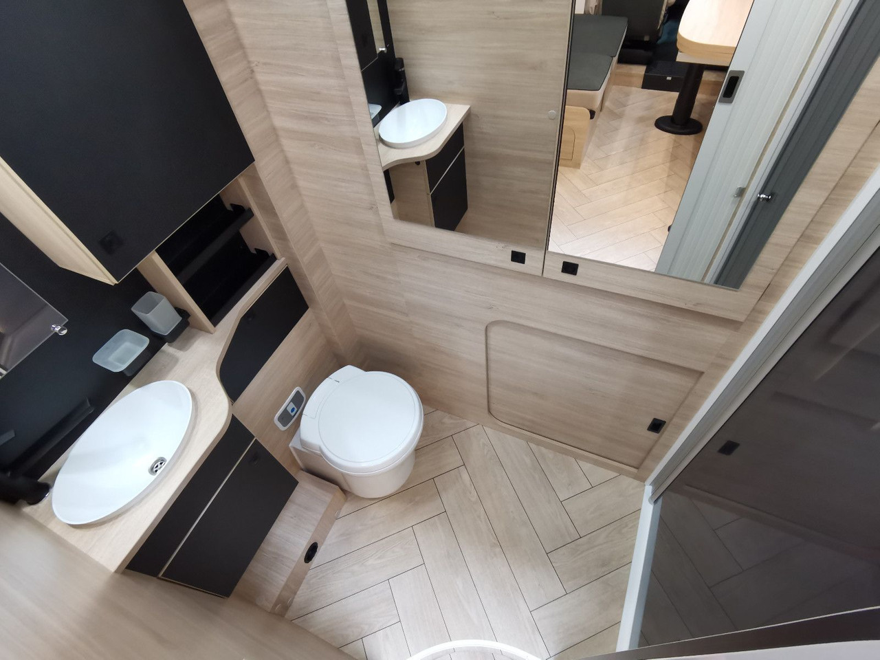 Semi-integrated motorhome Chausson 640 TITANIUM / -2026- / 165PS-9G. / XXL-HUBBETT: picture 14