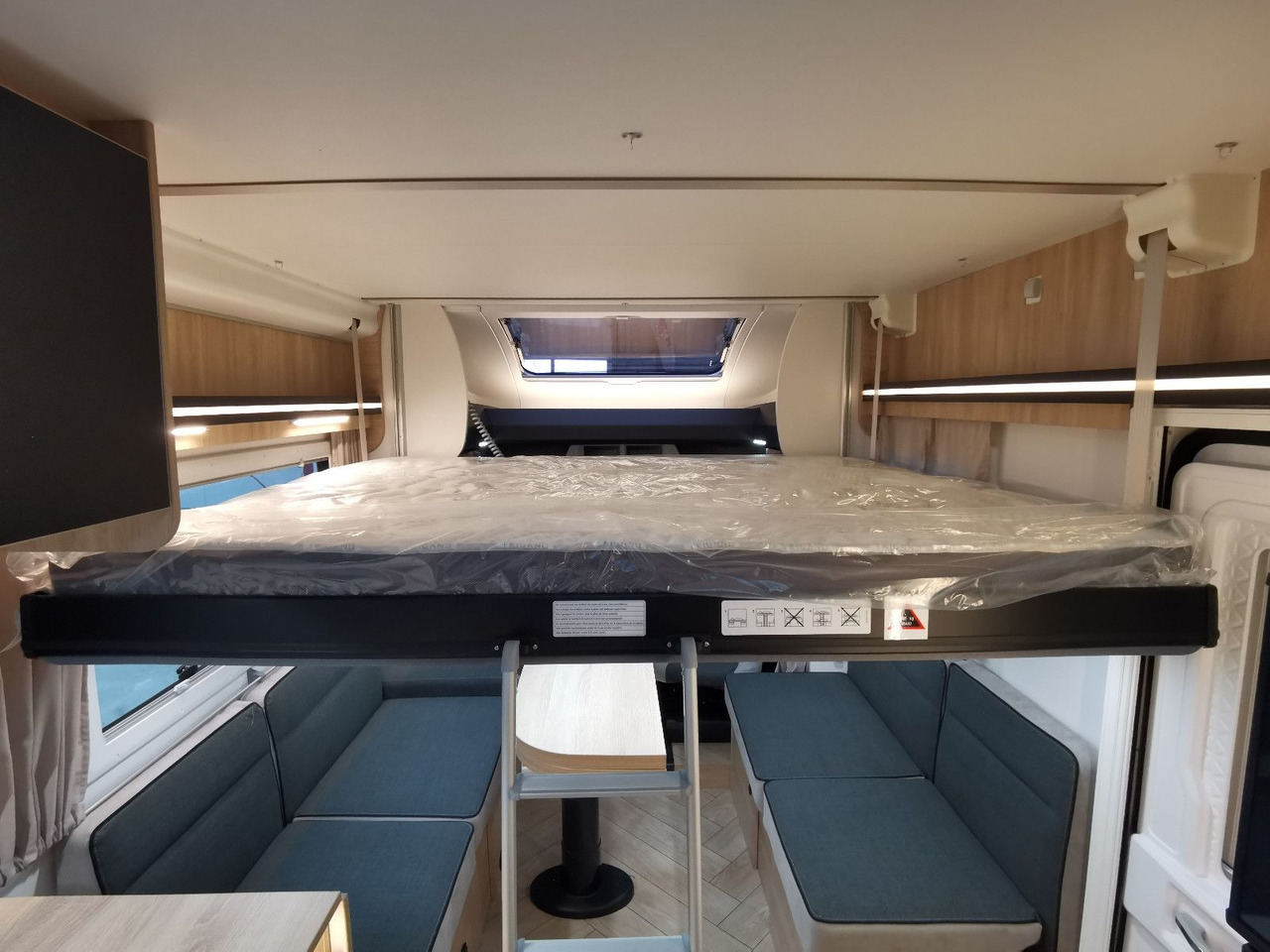 Semi-integrated motorhome Chausson 640 TITANIUM / -2026- / 165PS-9G. / XXL-HUBBETT: picture 9