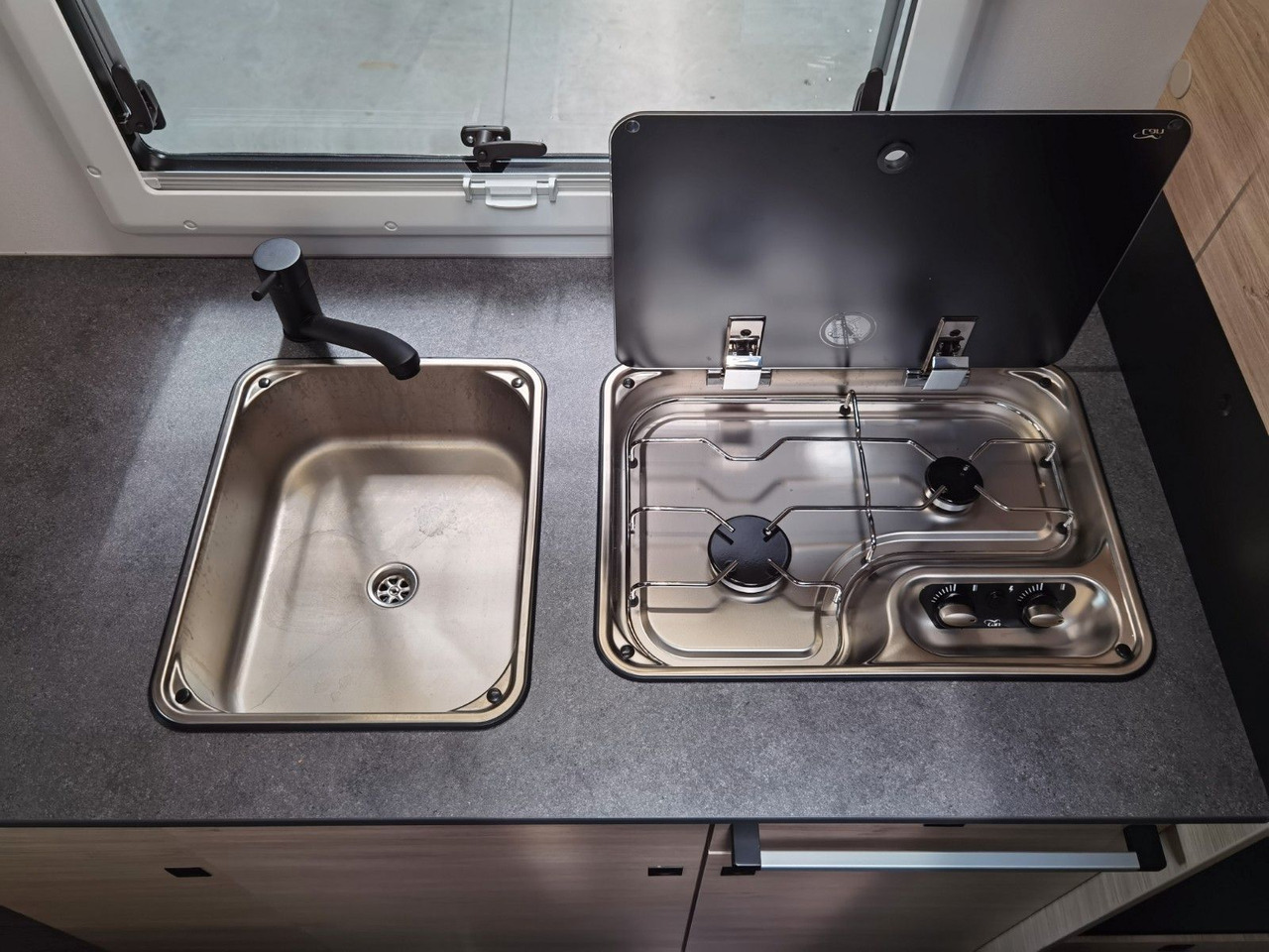 Alcove motorhome Chausson C 727 FIRST LINE /140PS / EINZELBETTEN & ALKOVEN: picture 17 Alcove motorhome Chausson C 727 FIRST LINE /140PS / EINZELBETTEN & ALKOVEN: picture 17