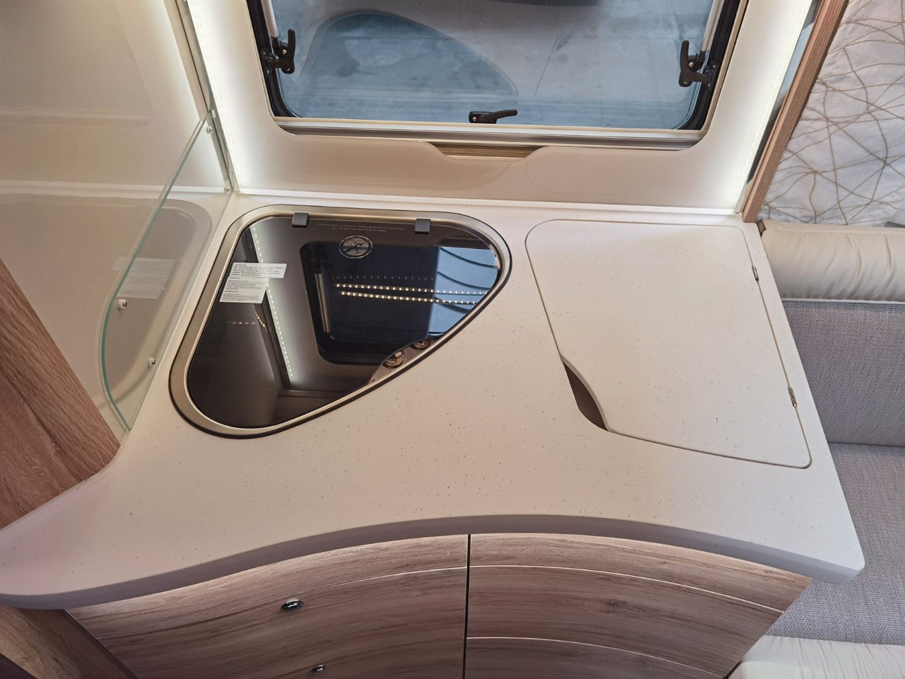 Integrated motorhome Eura Mobil INTEGRA LINE 720 EF / 180PS-9G-40H/ EINZELBETTEN: picture 15