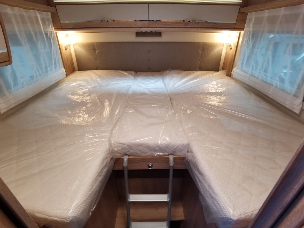 Integrated motorhome Eura Mobil INTEGRA LINE 720 EF / 180PS-9G-40H/ EINZELBETTEN: picture 18