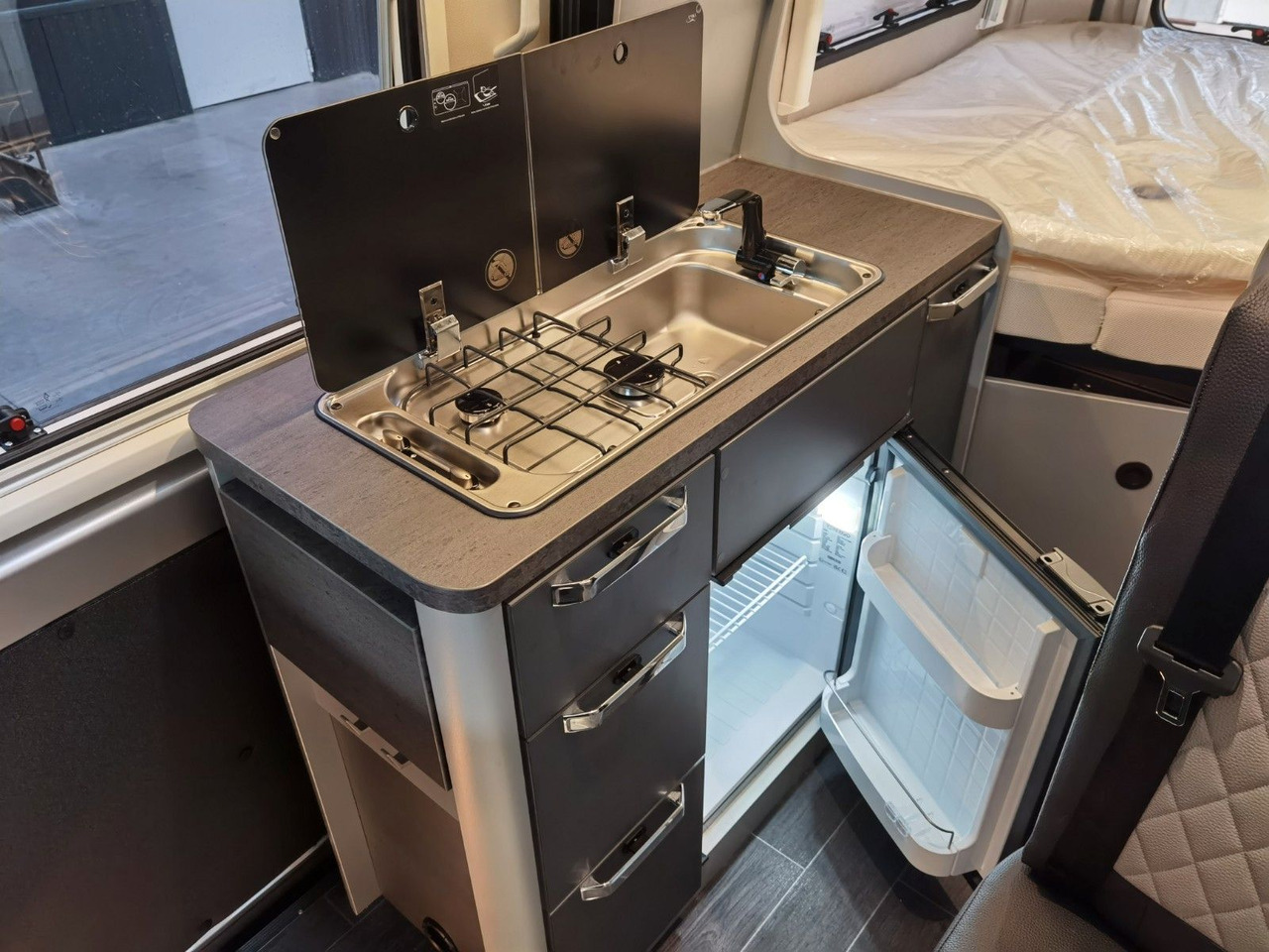 Camper van Weinsberg CARABUS GREY 540 MQ - EDITION FIRE /-2026-/140PS: picture 16