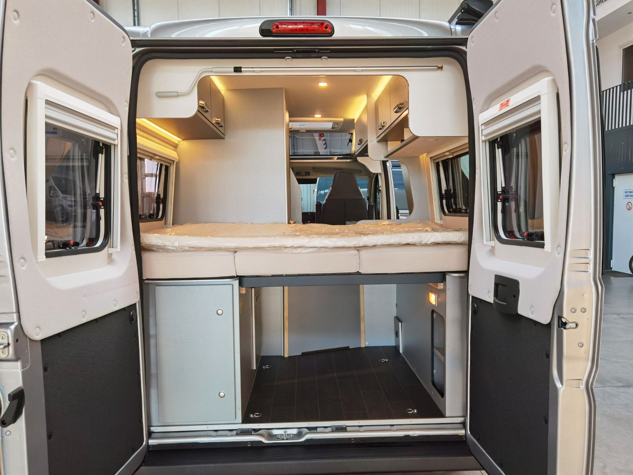 Camper van Weinsberg CARABUS GREY 540 MQ - EDITION FIRE /-2026-/140PS: picture 11