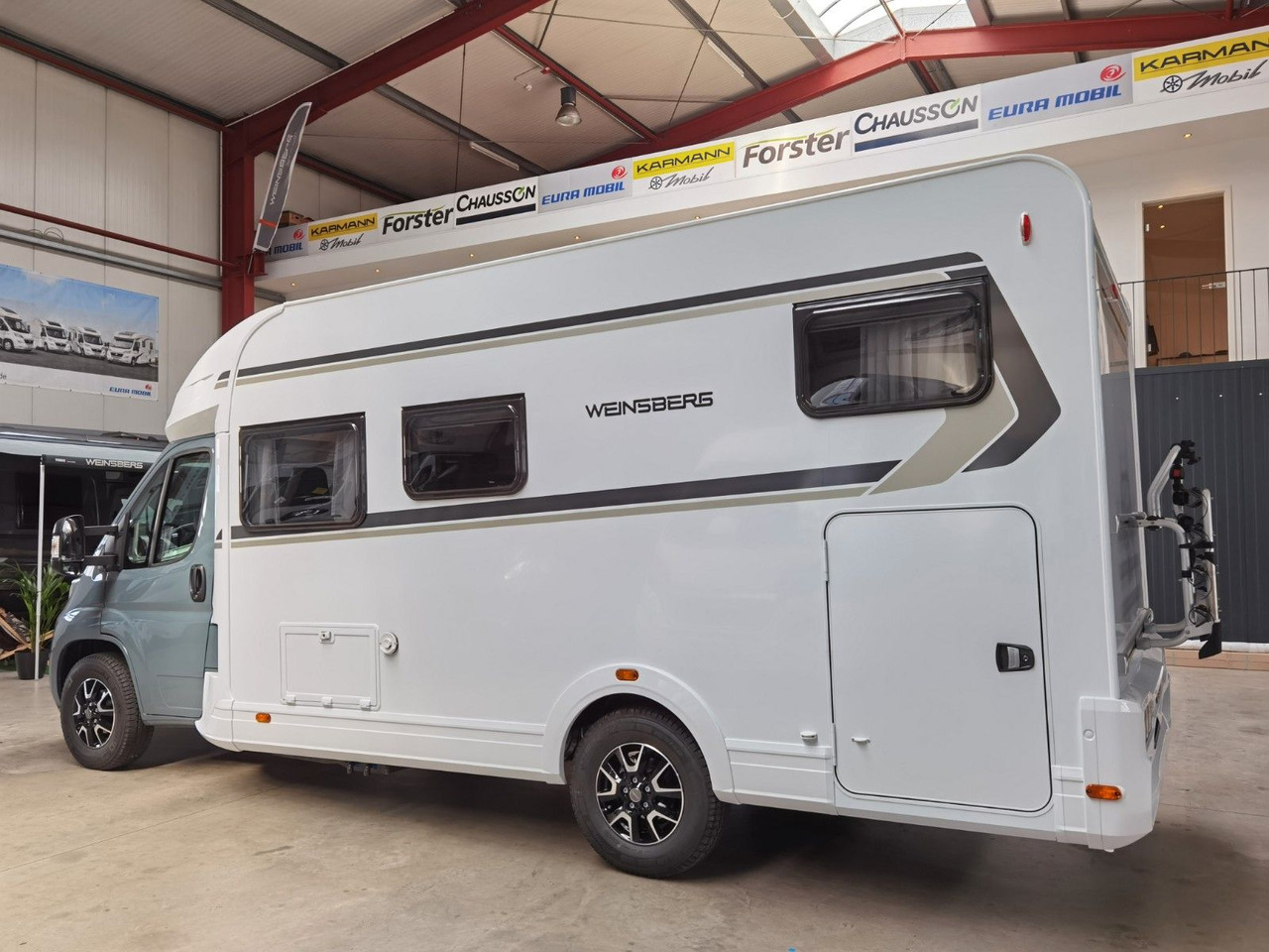 Weinsberg CARASUITE 650 MG / 140PS / HECKBETT & HUBBETT - Semi-integrated motorhome: picture 5 Weinsberg CARASUITE 650 MG / 140PS / HECKBETT & HUBBETT - Semi-integrated motorhome: picture 5