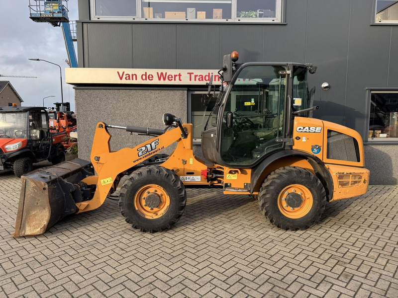 Case 21F Shovel / Radlader / Wheel Loader 2016 Bucket & Forks 3970Hours - Wheel loader: picture 2 Case 21F Shovel / Radlader / Wheel Loader 2016 Bucket & Forks 3970Hours - Wheel loader: picture 2