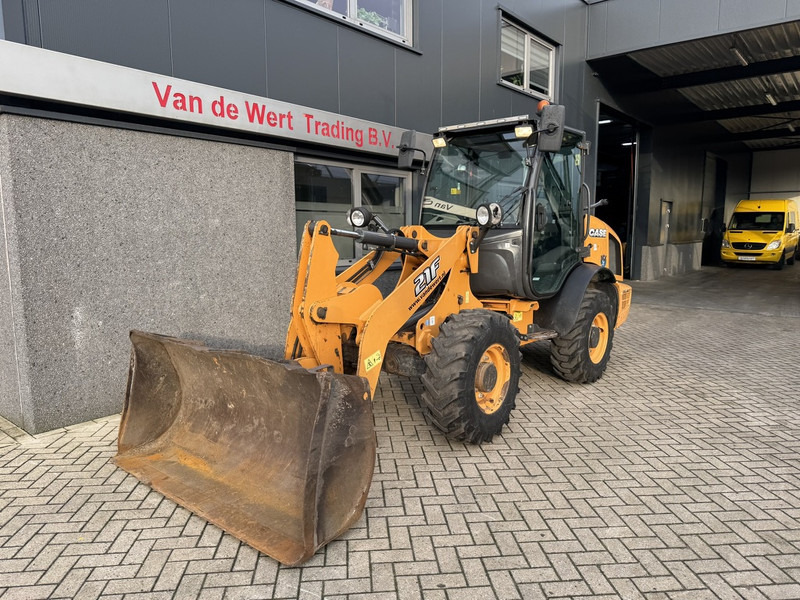 Case 21F Shovel / Radlader / Wheel Loader 2016 Bucket & Forks 3970Hours - Wheel loader: picture 5 Case 21F Shovel / Radlader / Wheel Loader 2016 Bucket & Forks 3970Hours - Wheel loader: picture 5