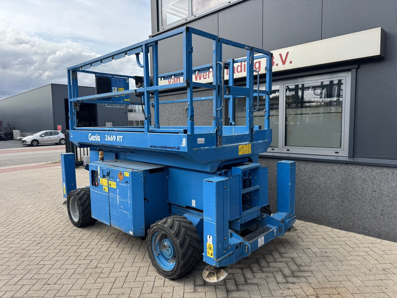 Genie GS 2669 RT  Hoogwerker / Arbeitsbuhne 10mtr werkhoogte 4x4 kubota DIESEL 2013 - Scissor lift: picture 4 Genie GS 2669 RT  Hoogwerker / Arbeitsbuhne 10mtr werkhoogte 4x4 kubota DIESEL 2013 - Scissor lift: picture 4
