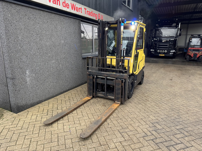 Hyster H3.0FT Duplo 300 Sideshift / Vorkversteller LPG 2018 - LPG forklift: picture 3 Hyster H3.0FT Duplo 300 Sideshift / Vorkversteller LPG 2018 - LPG forklift: picture 3