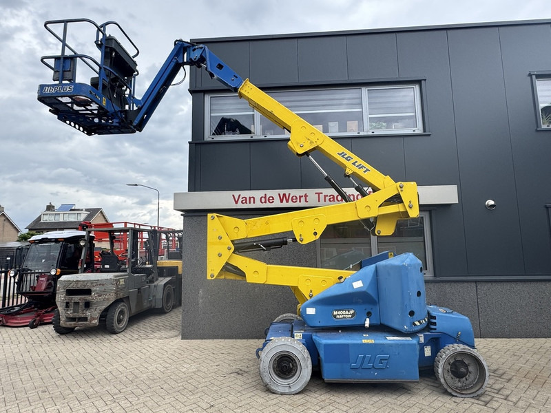 JLG M400AJPN  Knikarmhoogwerker / Arbeitsbuhne / Articulating Boom Lift 14.2M Werkhoogte Hybride 2007 - Articulated boom: picture 5 JLG M400AJPN  Knikarmhoogwerker / Arbeitsbuhne / Articulating Boom Lift 14.2M Werkhoogte Hybride 2007 - Articulated boom: picture 5