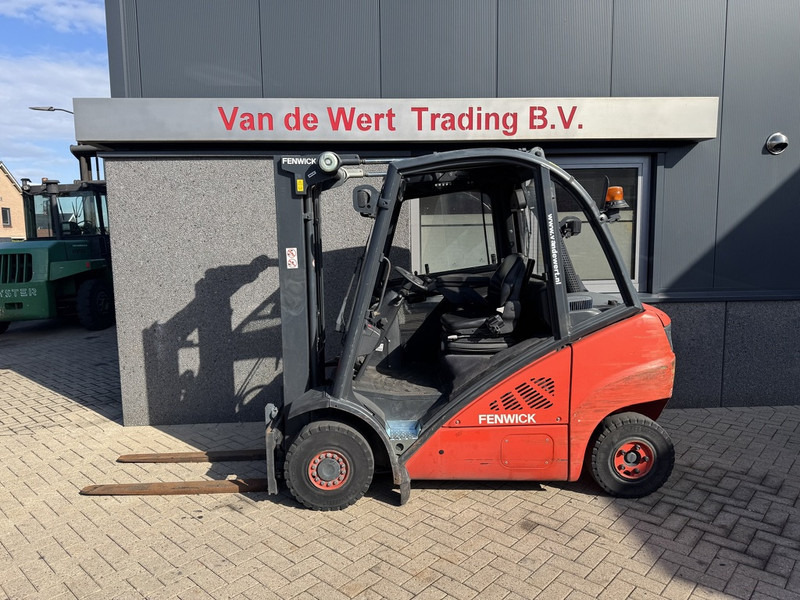 Linde H20D-01 Triplo 470 Freelift / Sideshift 5355UUR VW Diesel 2012 - Diesel forklift: picture 1 Linde H20D-01 Triplo 470 Freelift / Sideshift 5355UUR VW Diesel 2012 - Diesel forklift: picture 1